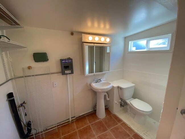 Building Photo - Pacific Grove Mid-Century Modern style home