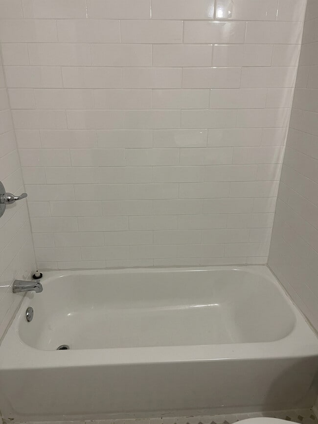 Building Photo - 206 N 60th St