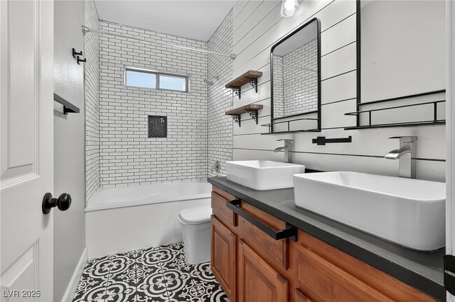 Building Photo - 133 Coronation Ave