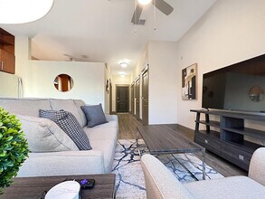 Building Photo - 1908 N Lois Ave