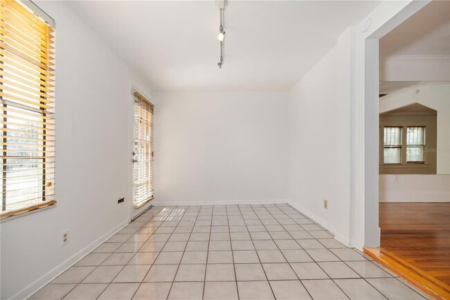 Building Photo - 113 W Powhatan Ave