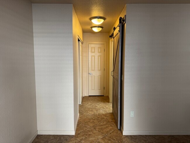 Building Photo - 101 S Players Club Dr