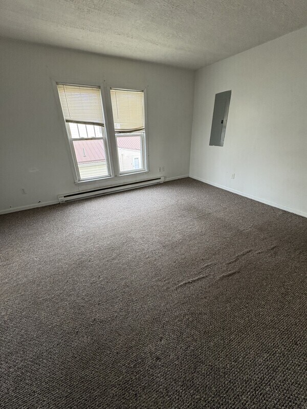 Building Photo - 900 Highland Ave