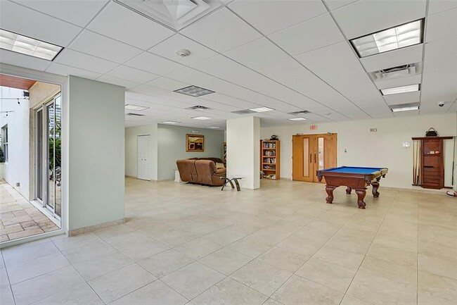 Building Photo - 3000 E Sunrise Blvd