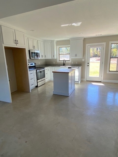 Building Photo - 422 Gia St