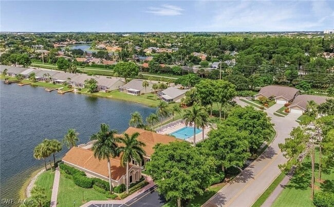 Building Photo - 1749 Royal Cir