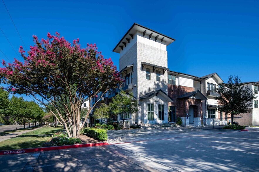 Primary Photo - Century Lake Highlands