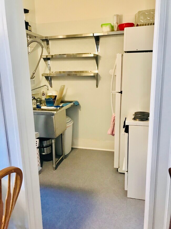 Kitchen 5 - 13 Buswell Street