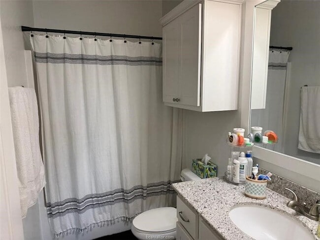 Building Photo - 3420 Summerway Dr