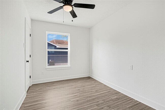 Building Photo - 3910 Cetti St