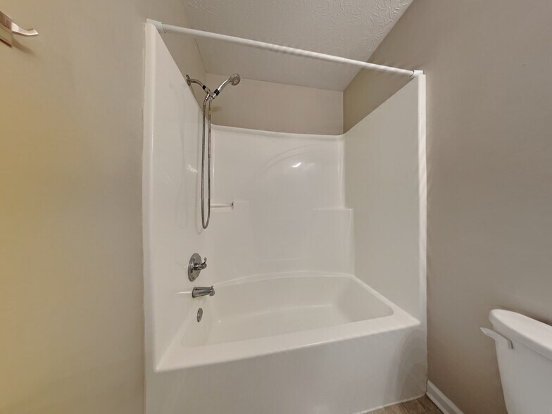 Building Photo - 7251 Blue Ridge Dr