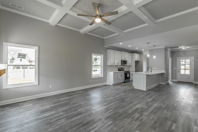 Building Photo - 5012 Oop Rd