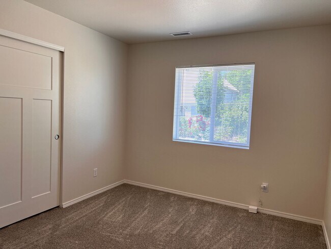 Building Photo - Newer Construction Home!!