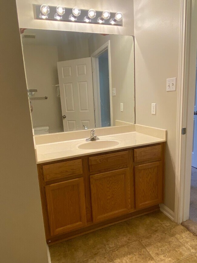 Building Photo - 4 BEDROOM, BELTON ISD