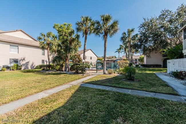 Building Photo - 5745 Foxlake Dr