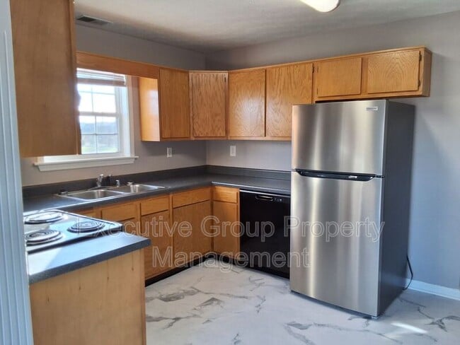 Building Photo - 103 Kenilworth Ct