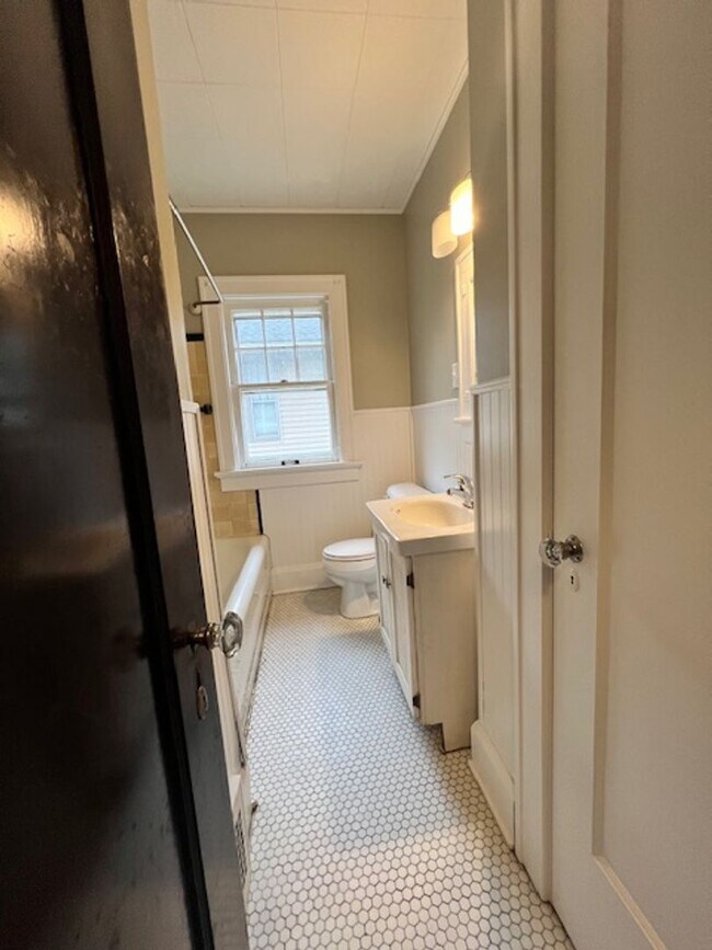 Building Photo - 356 18th St NW