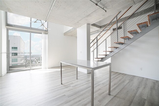 Building Photo - 690 SW 1st Ct
