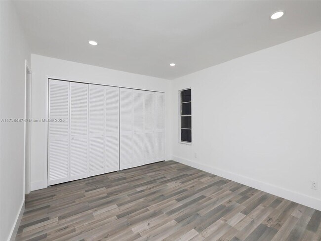 Building Photo - 1901 Coquina Way