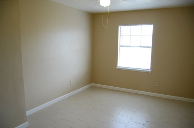 Building Photo - 17506 Bullis Gap Dr