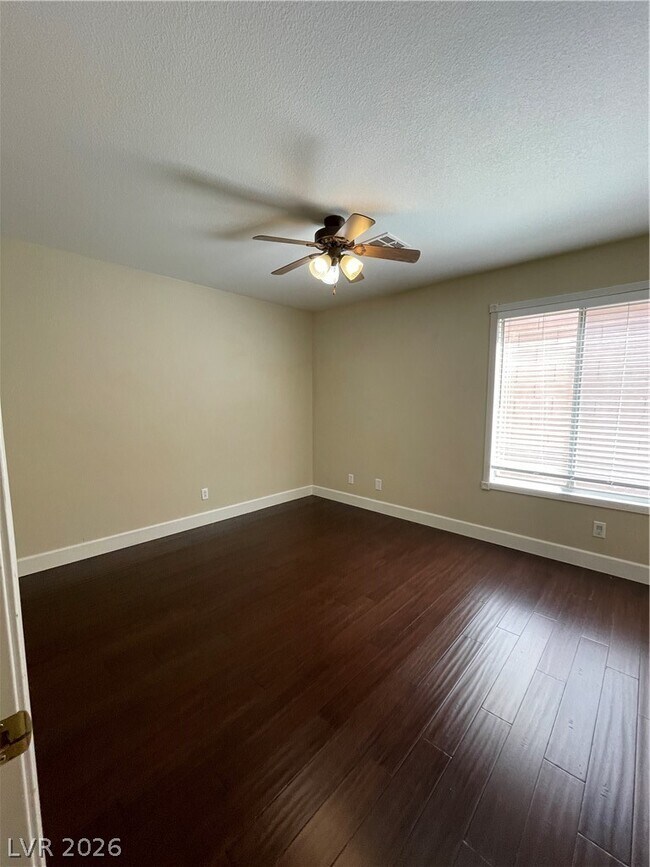 Building Photo - 271 Pointe Ranier Ave