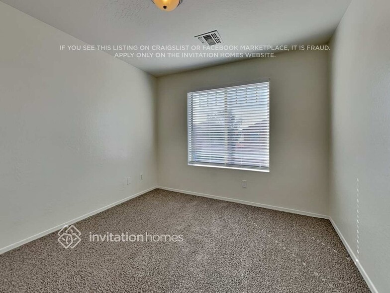 Building Photo - 6805 N 130th Ave