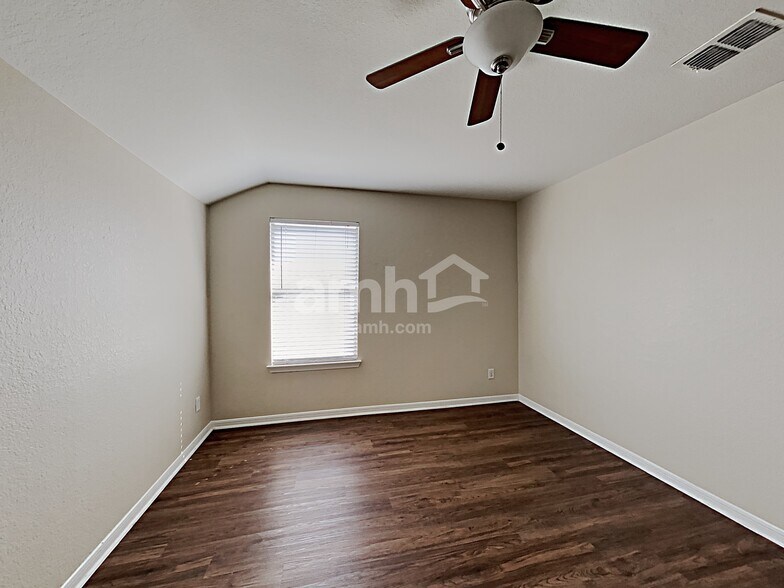 Building Photo - 10615 Bayhill Den