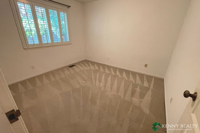 Building Photo - Stunning 3 Bedroom, 2 Bathroom Home in San Carlos
