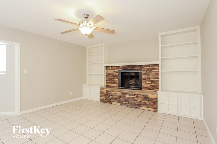 Building Photo - 11631 N 58th Dr