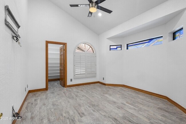 Building Photo - 322 E Gary Cir