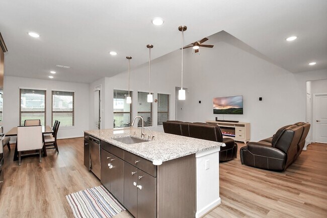 Building Photo - 5411 Cavall Rd