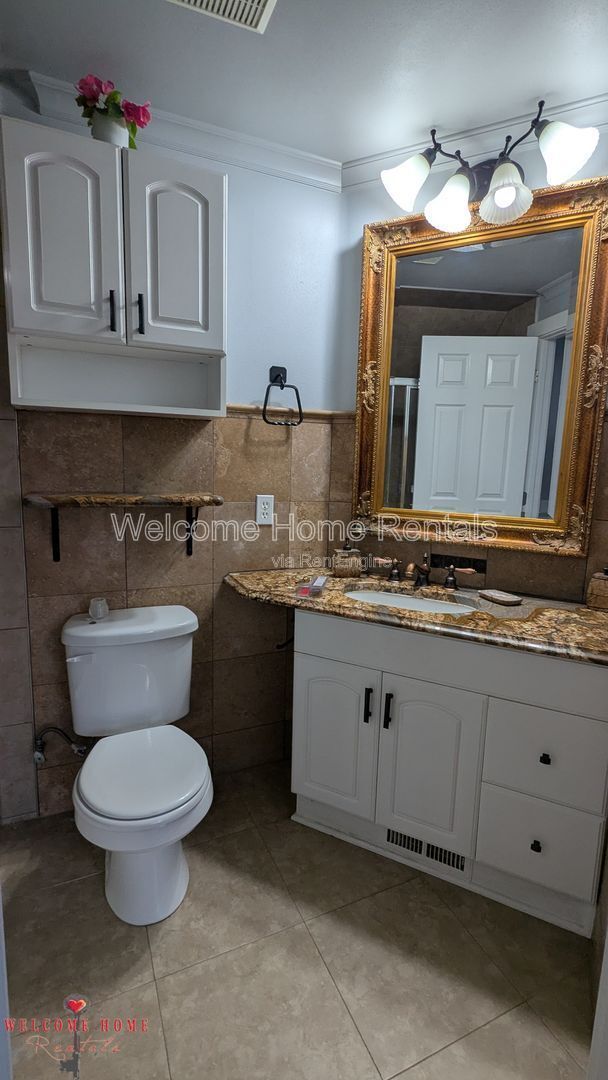 Building Photo - 4520 S Thompson Ave