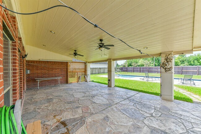 Building Photo - 2614 Brahman Dr