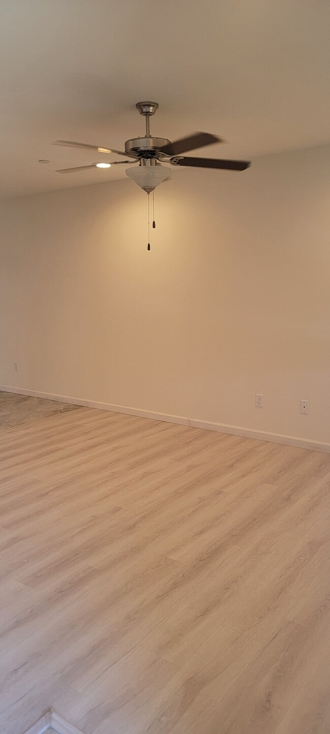 Building Photo - 2685 W McComb Ave