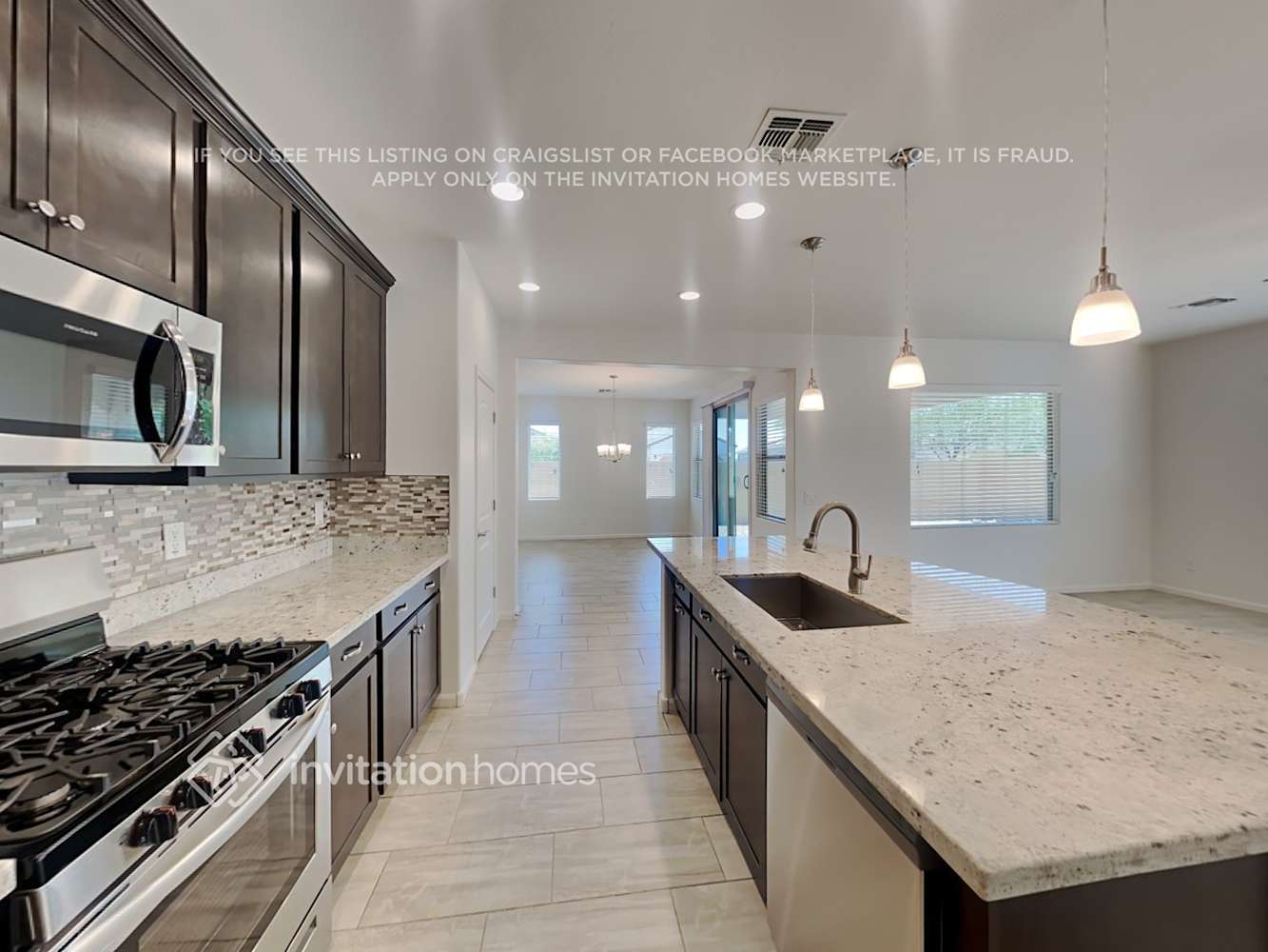 Building Photo - 1056 S 200th Ln