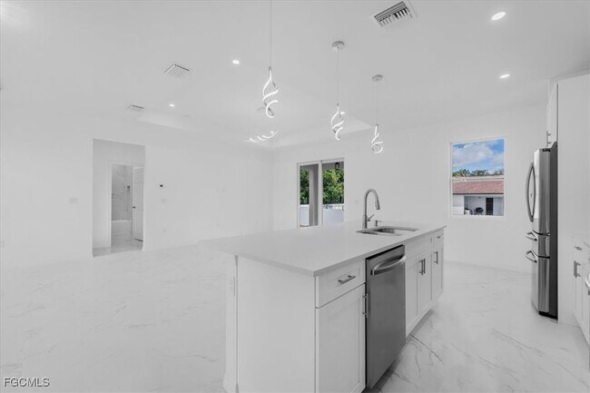 Building Photo - 1508 Hibiscus Ave