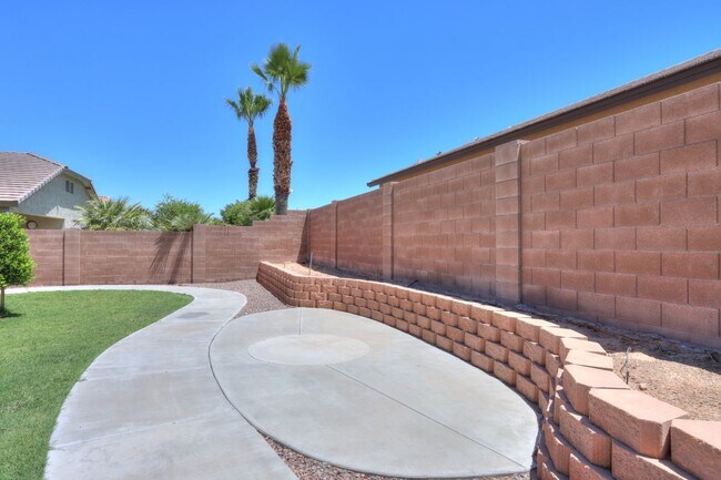 Building Photo - 22121 Greenland Park Dr