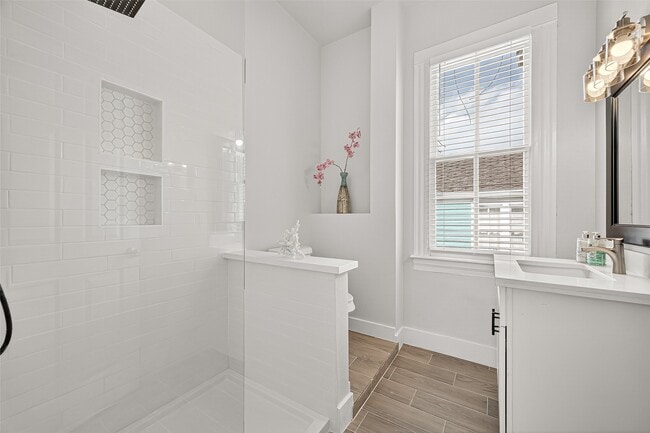 Building Photo - 1814 33rd St