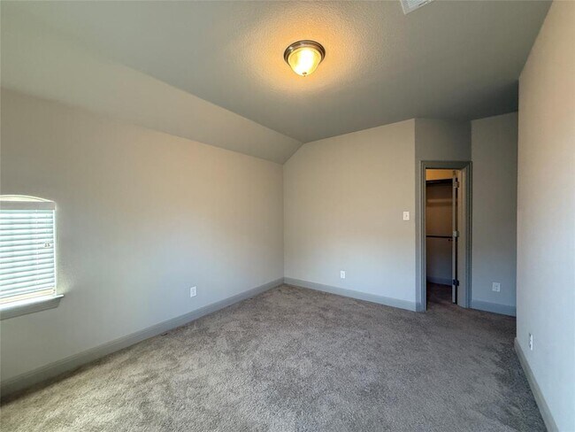 Building Photo - 21404 Hines Ln