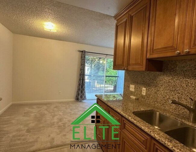 Building Photo - **2 Bed, 2 Bath Condo in Gated Community |...