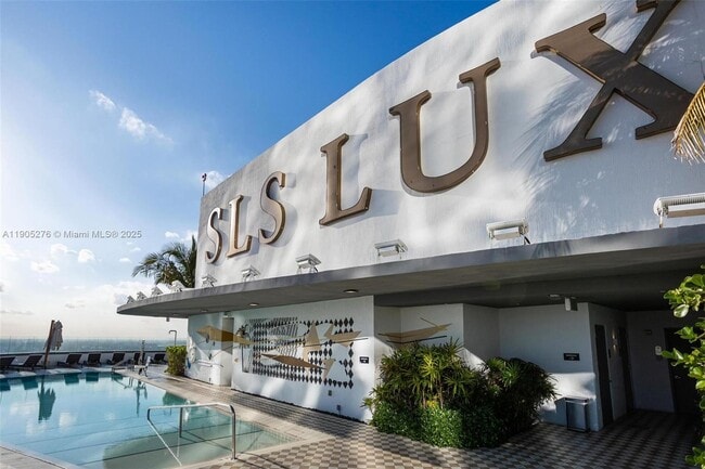 Building Photo - 801 S Miami Ave