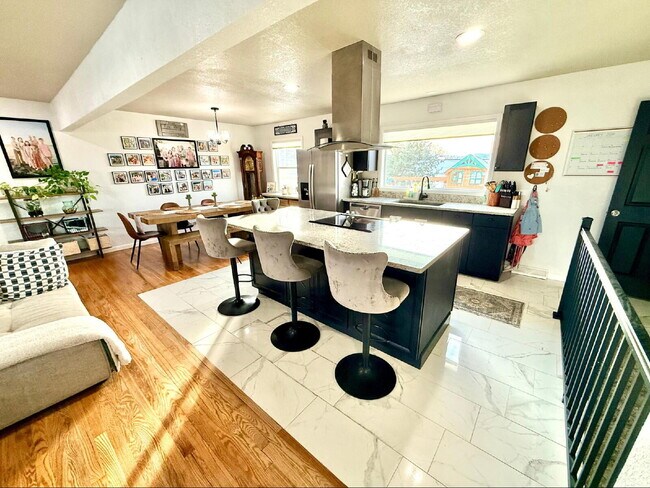 Building Photo - Gorgeously Updated Pueblo Home