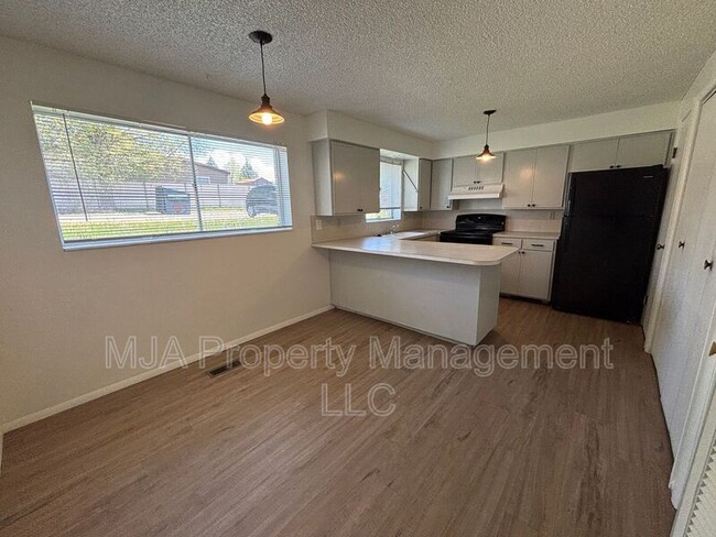 Building Photo - 1428 W 300 N