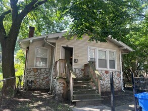 Building Photo - 4BR / 1BA Home with Basement – Near Rainbo...