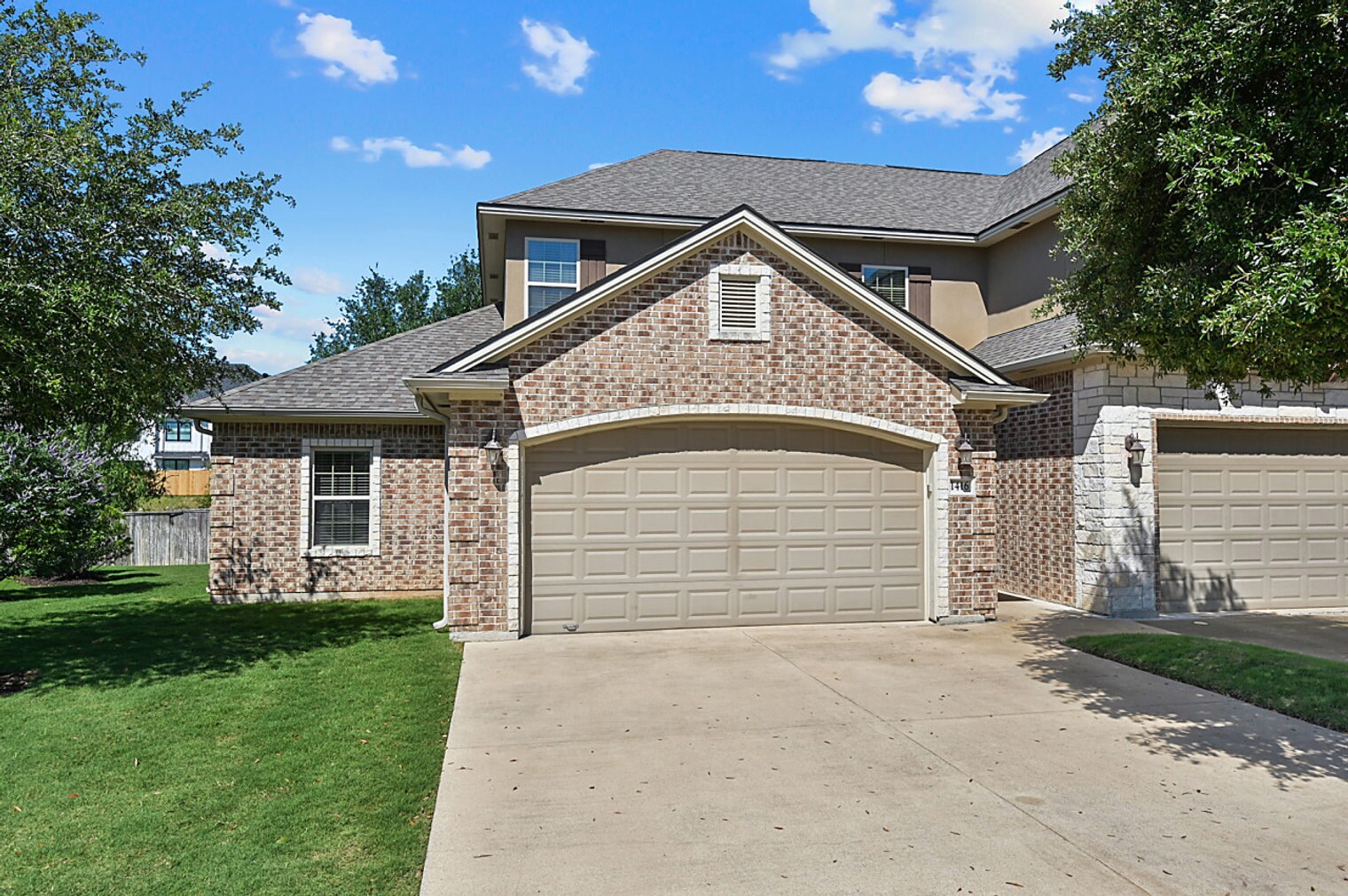 Building Photo - 1416 Cres Ridge Dr