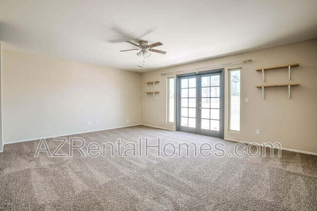 Building Photo - 1033 W Madero Ave