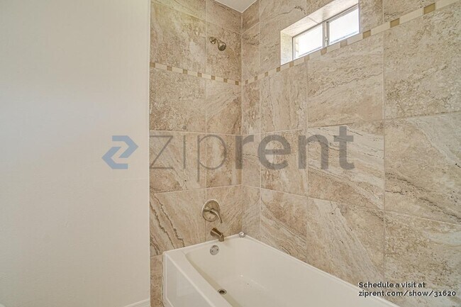 Building Photo - 8730 Grenadier Dr
