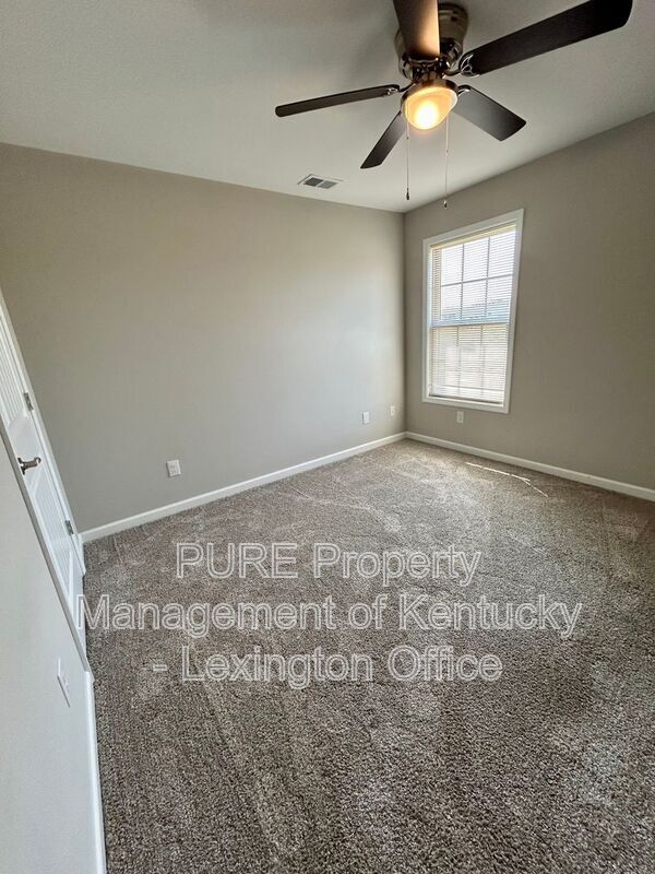 Building Photo - 263 Stoney Creek Way