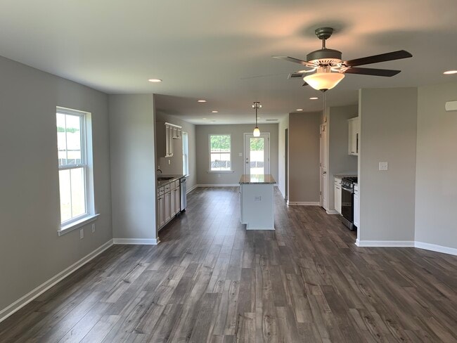Building Photo - 150 Daffodil Ct