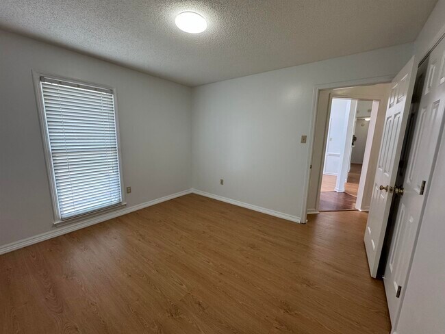 Building Photo - 783 N Ericson Rd